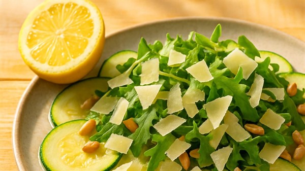 Come preparare il carpaccio di zucchine