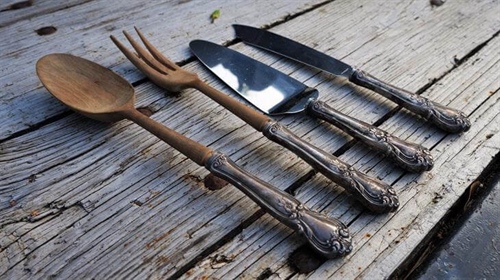 How to clean silver with baking soda