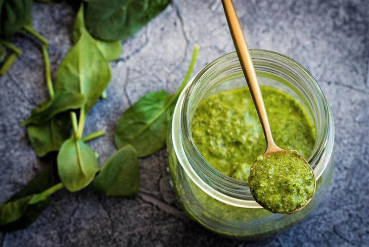 How to prepare homemade Genoese pesto