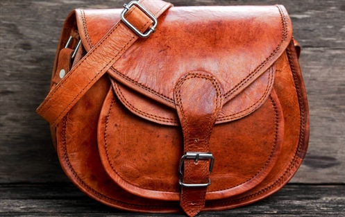 Echtes Leder vs. Kunstleder: Welche Wahl ist nachhaltiger?