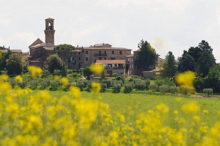 Ecomuseo del Tevere Perugia Umbria Italia Borgo Fiori Gialli