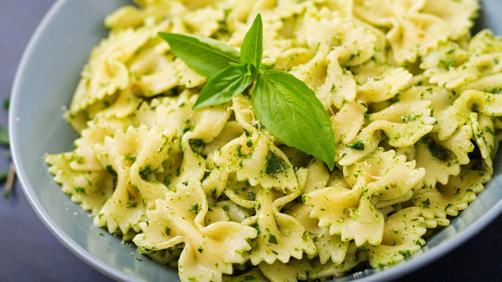 Farfalle con pesto alla genovese