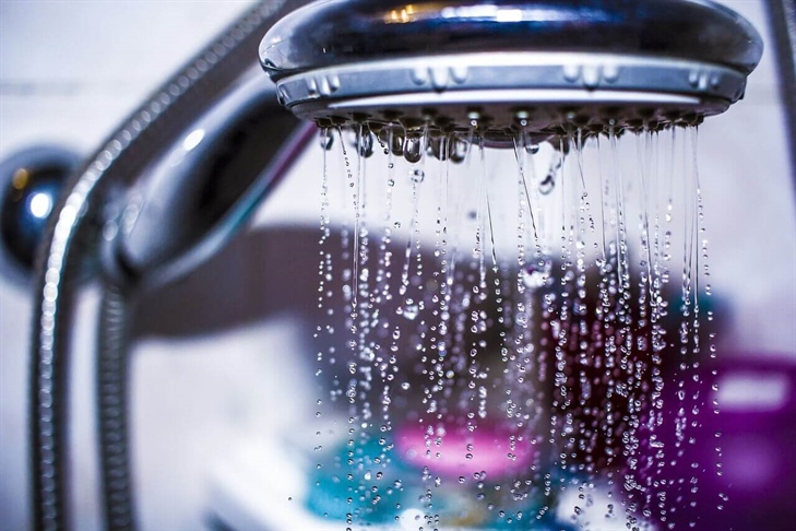 Soffione doccia regolabile