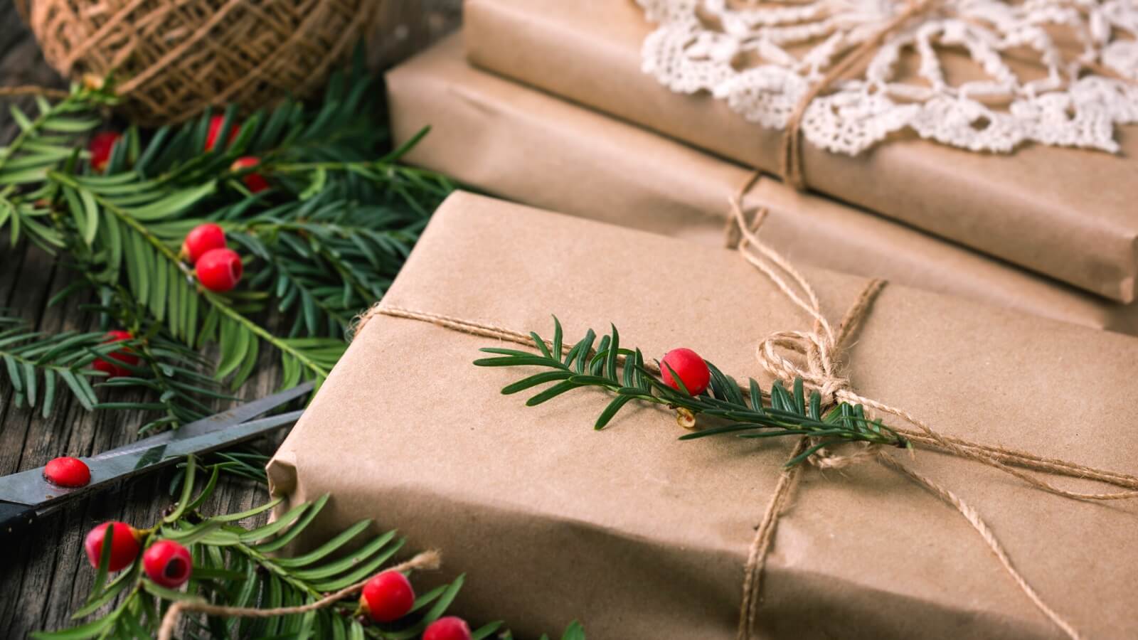 Come incartare i regali di Natale in modo sostenibile - Decorazione e Centrino