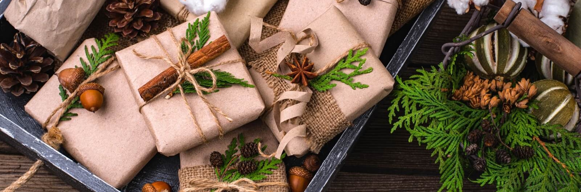 Как упаковать рождественские подарки экологично